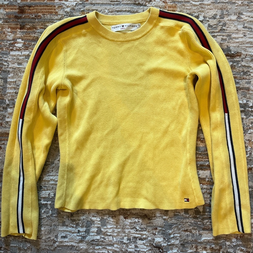 Tommy Hilfiger Sweater.